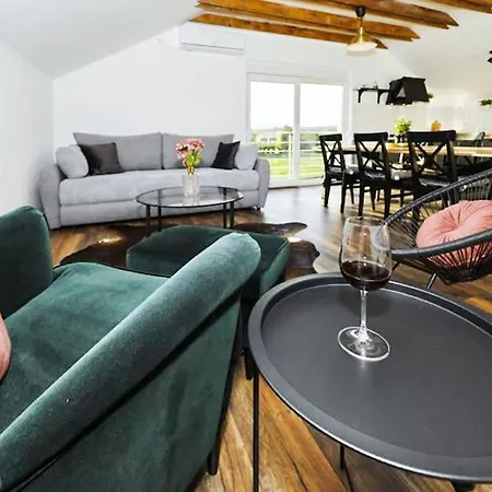Pet Friendly Home In Ervenik בית נופש Ervenik